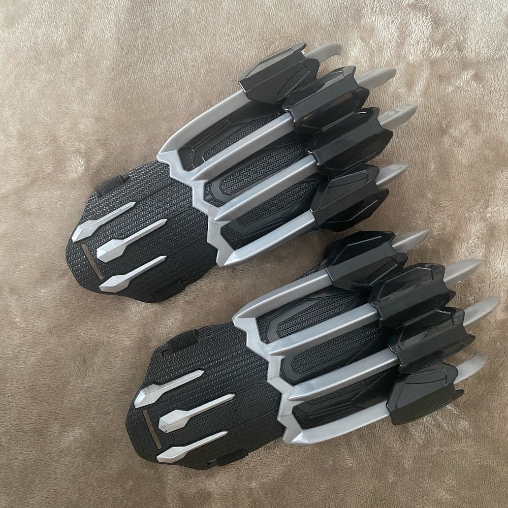 Black Panther Retractable Claws – Marvel Avengers Costume Accessory Toy